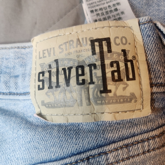 Levis Silver Tab 27x27 Womens Mom Style Jeans Distressed Faded Light Wash Denim - Picture 10 of 12